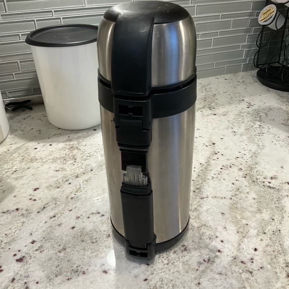 32 oz thermos - Picture 3 of 9